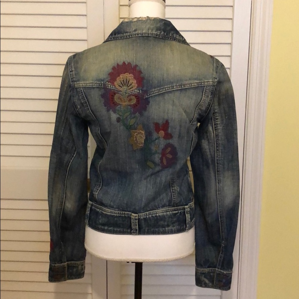 🔥Embroidered Denim Jacket by Mavi🔥